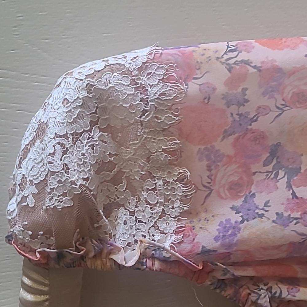 NEW Avantlook Floral Lace Top, Sz M - Picture 4 of 7